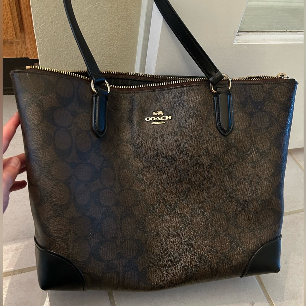 Coach shoulder bag